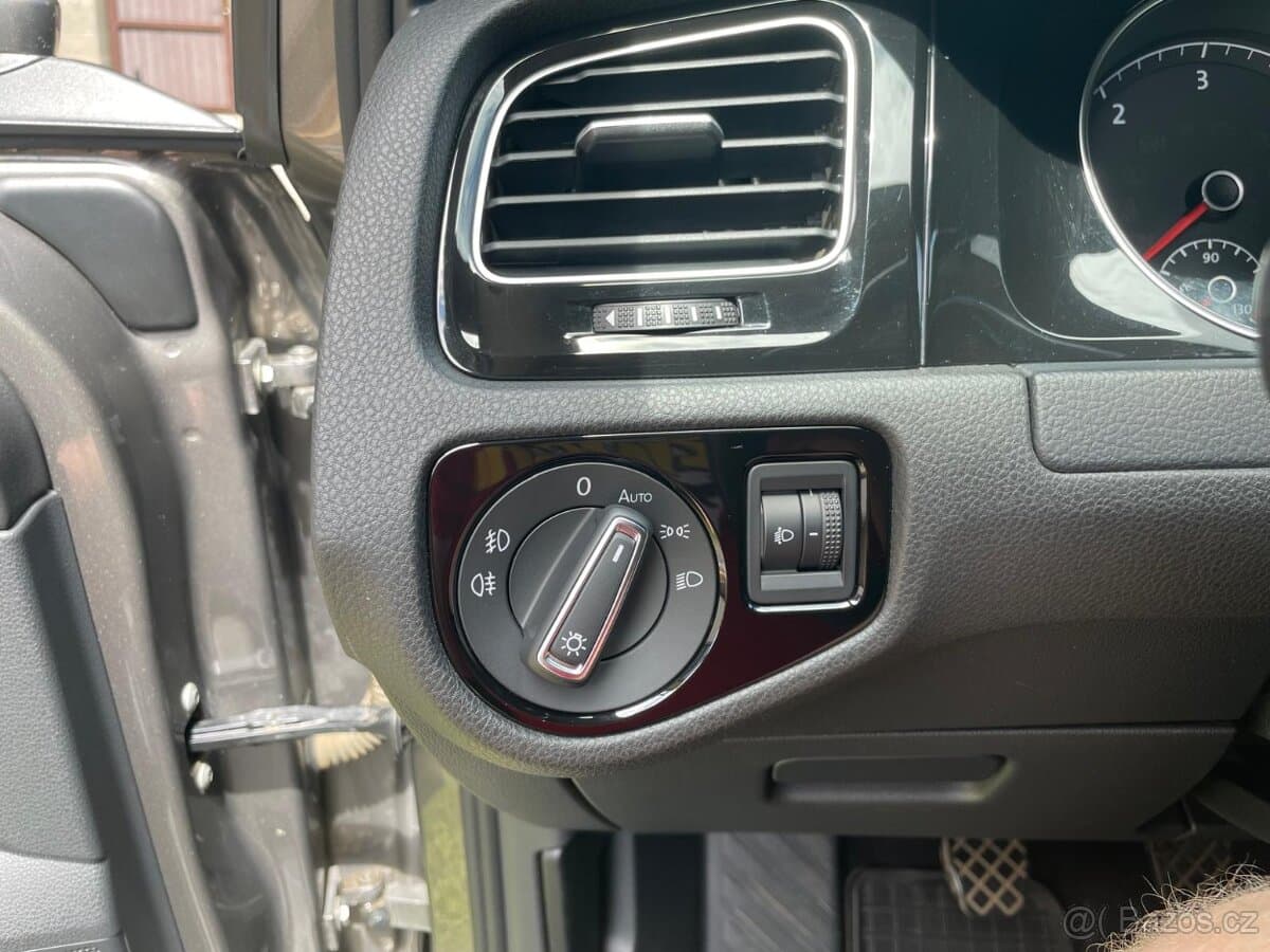2015 Volkswagen GOLF - 17