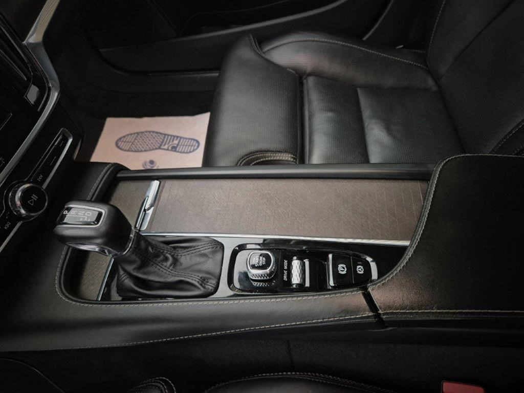 2020 Volvo V90 - 17