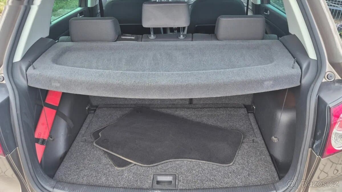 2010 Volkswagen GOLF - 17