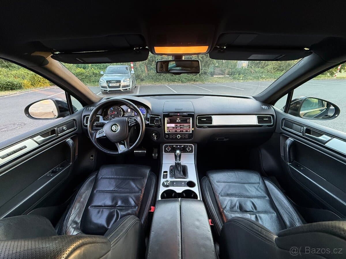 2013 Volkswagen TOUAREG - 17