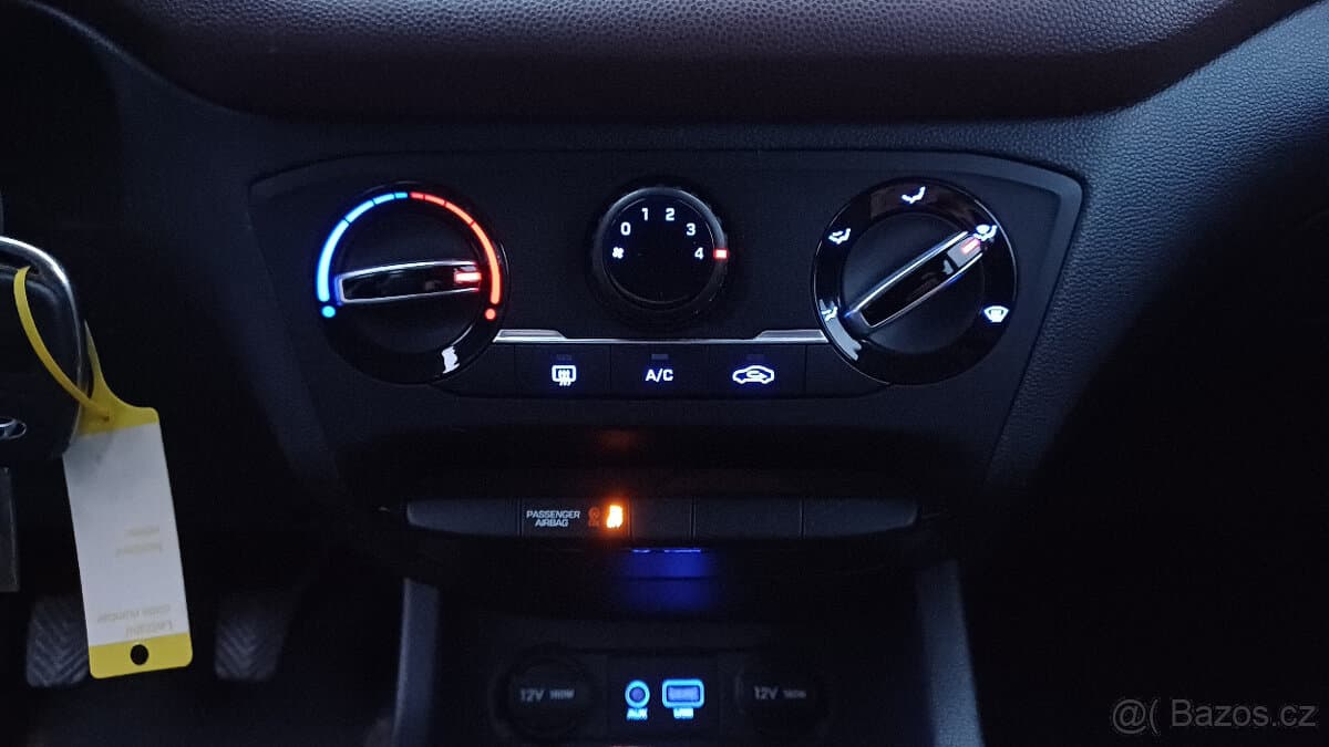 2015 Hyundai i20 - 17