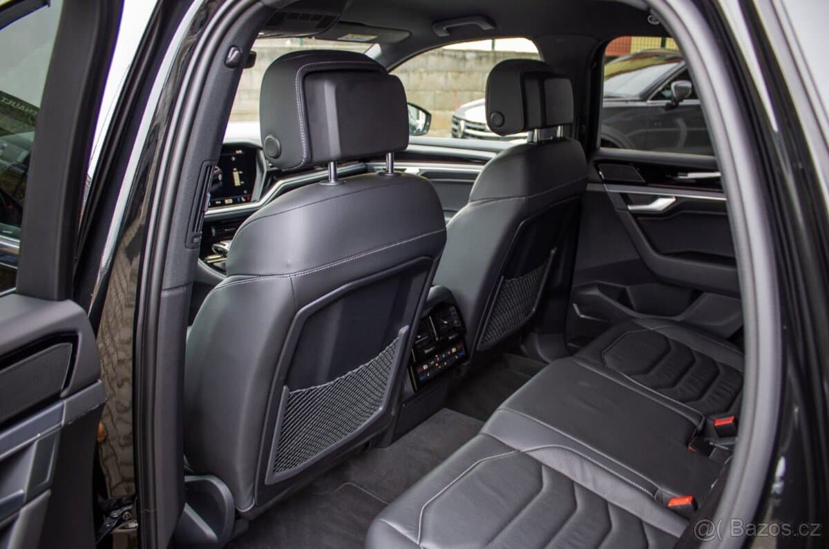 2025 Volkswagen TOUAREG - 17