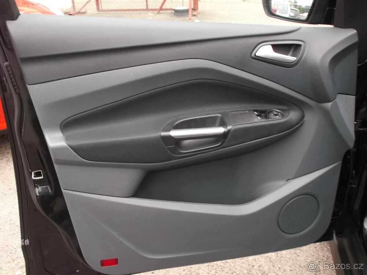 2015 Ford C-MAX - 17