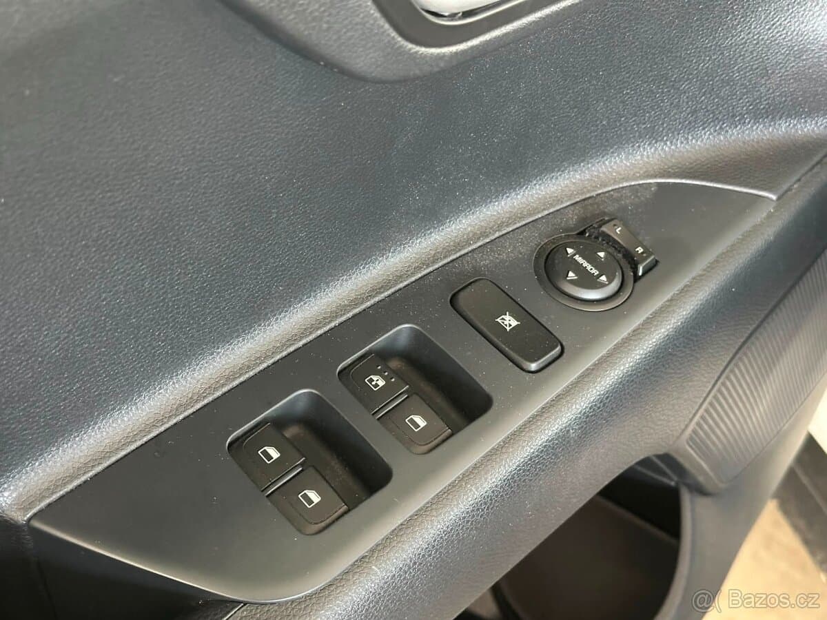 Kia STONIC - 17
