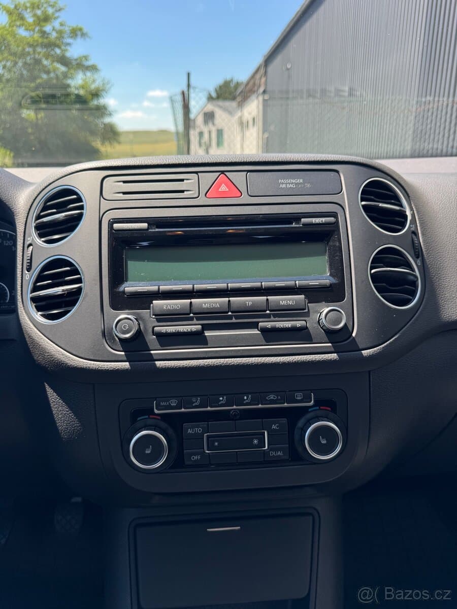2010 Volkswagen GOLF - 17