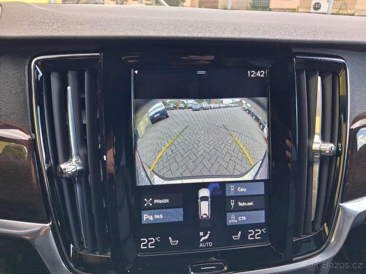 2017 Volvo V90 - 17