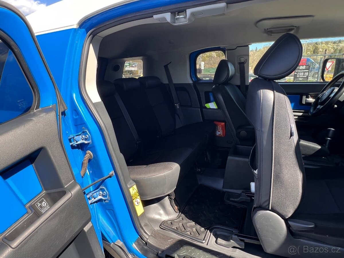 2008 Toyota FJ - 17