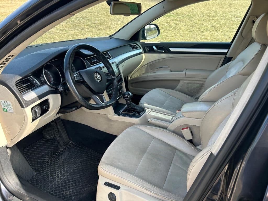 2010 Škoda SUPERB - 17