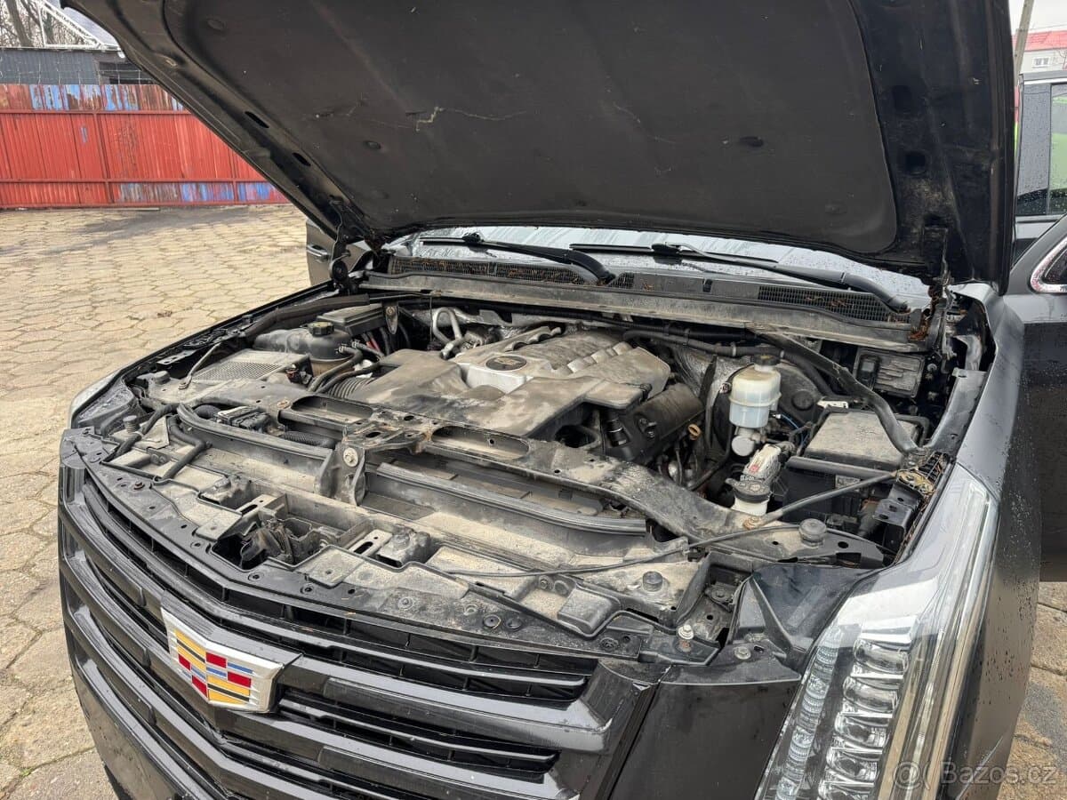 2015 Cadillac ESCALADE - 17