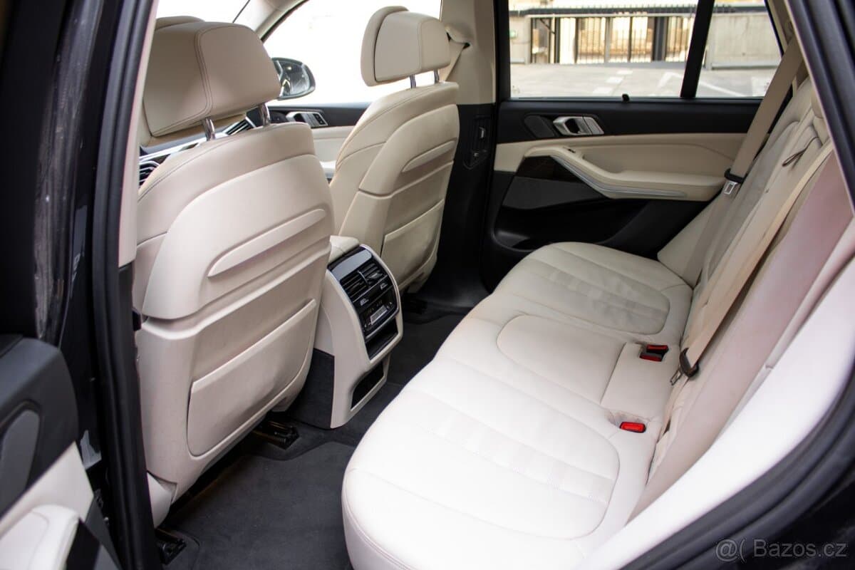2019 BMW X5 - 17
