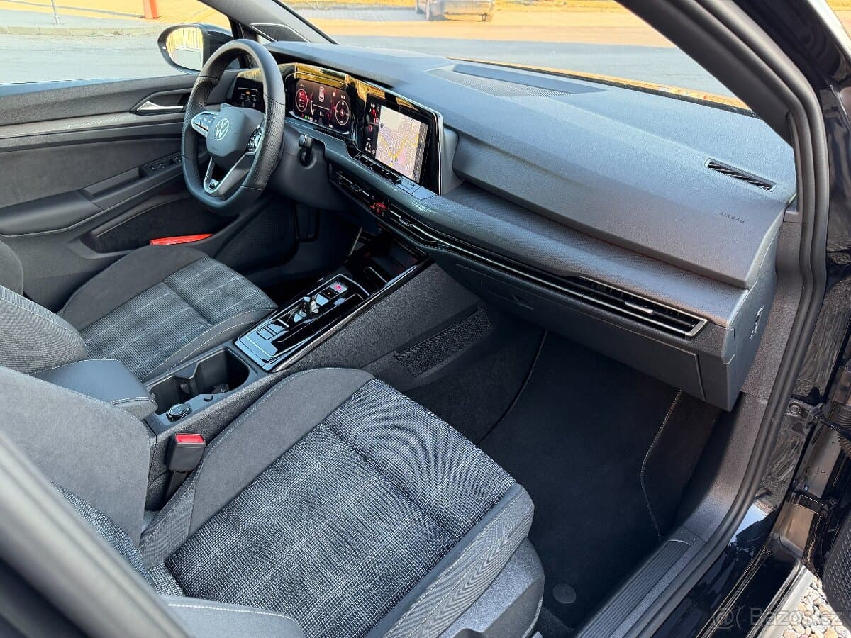 2023 Volkswagen GOLF - 17