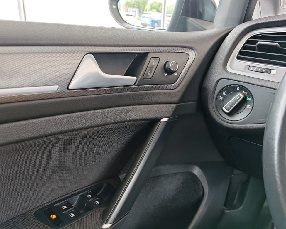 2015 Volkswagen GOLF - 17
