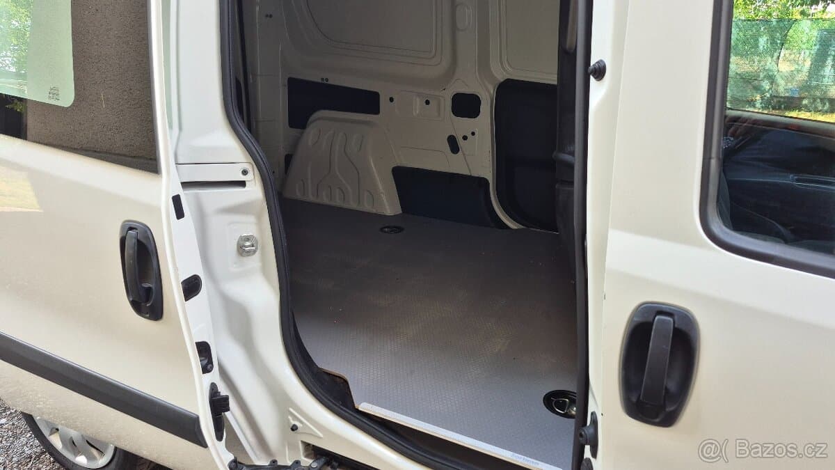 2018 Opel COMBO - 17