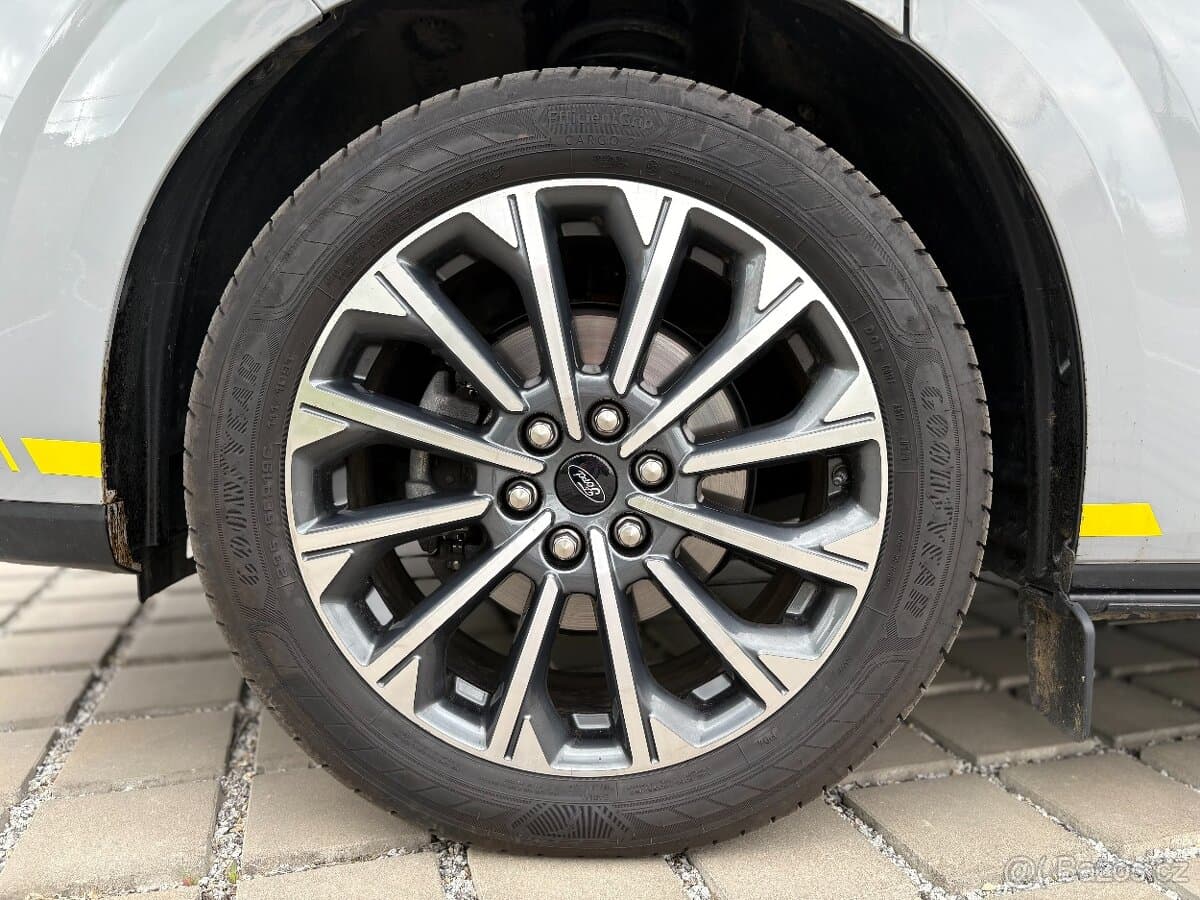 2025 Ford TOURNEO - 17