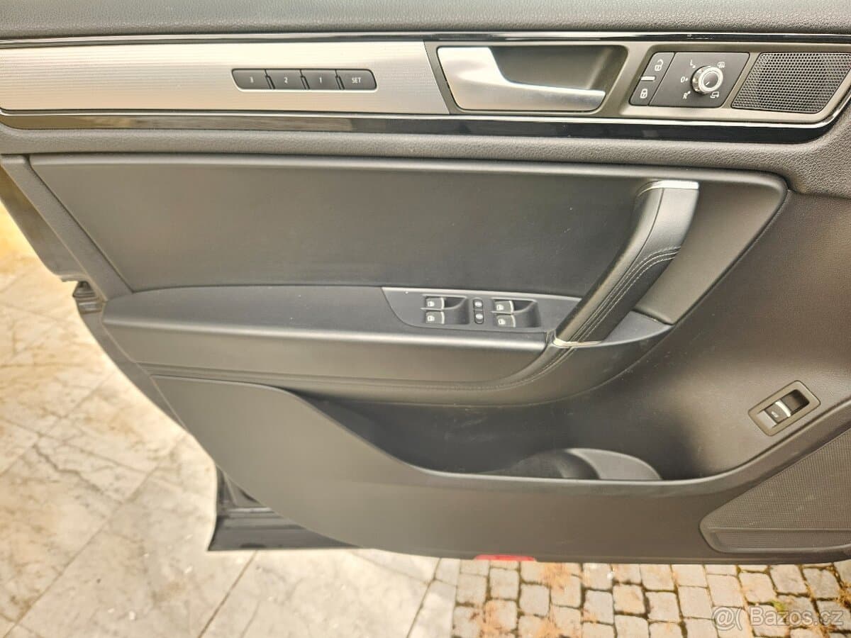 2014 Volkswagen TOUAREG - 17