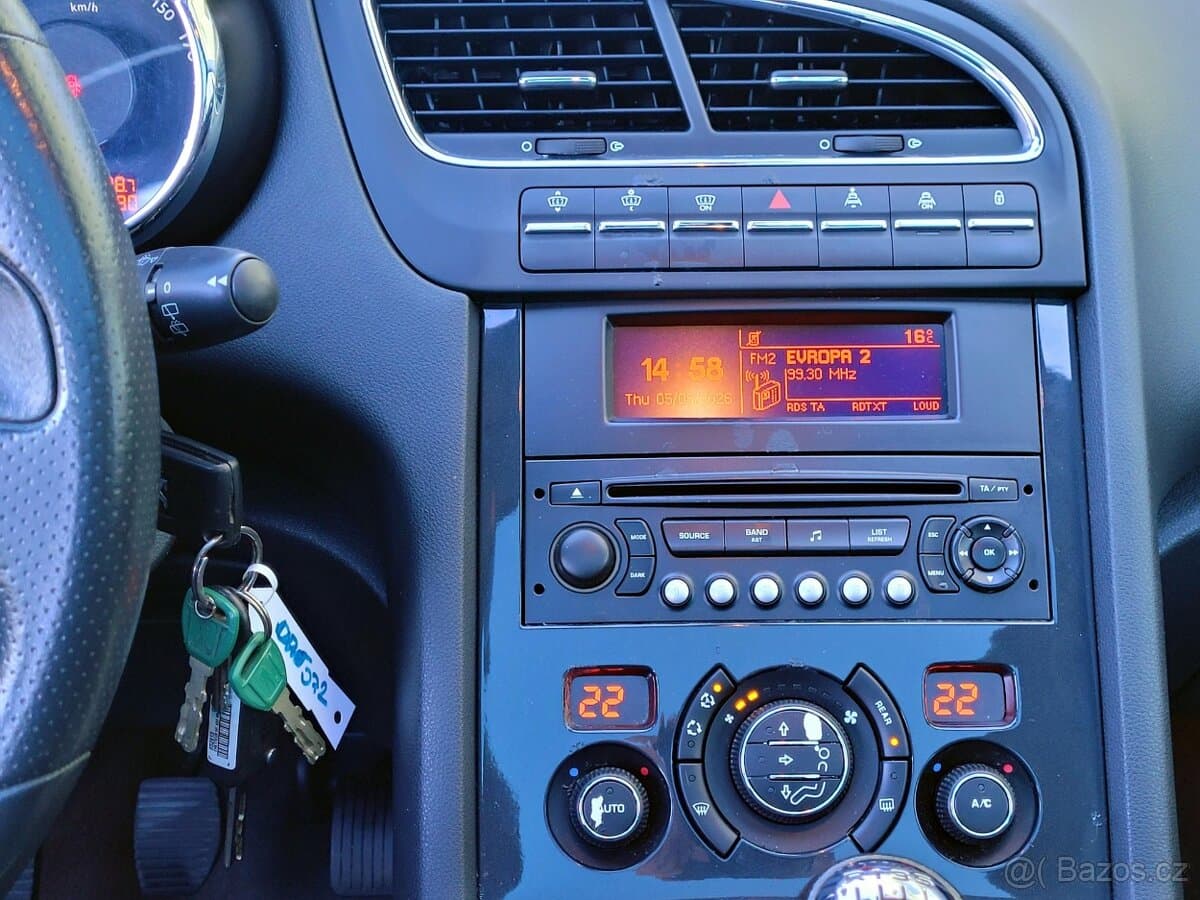 2011 Peugeot 5008 - 17