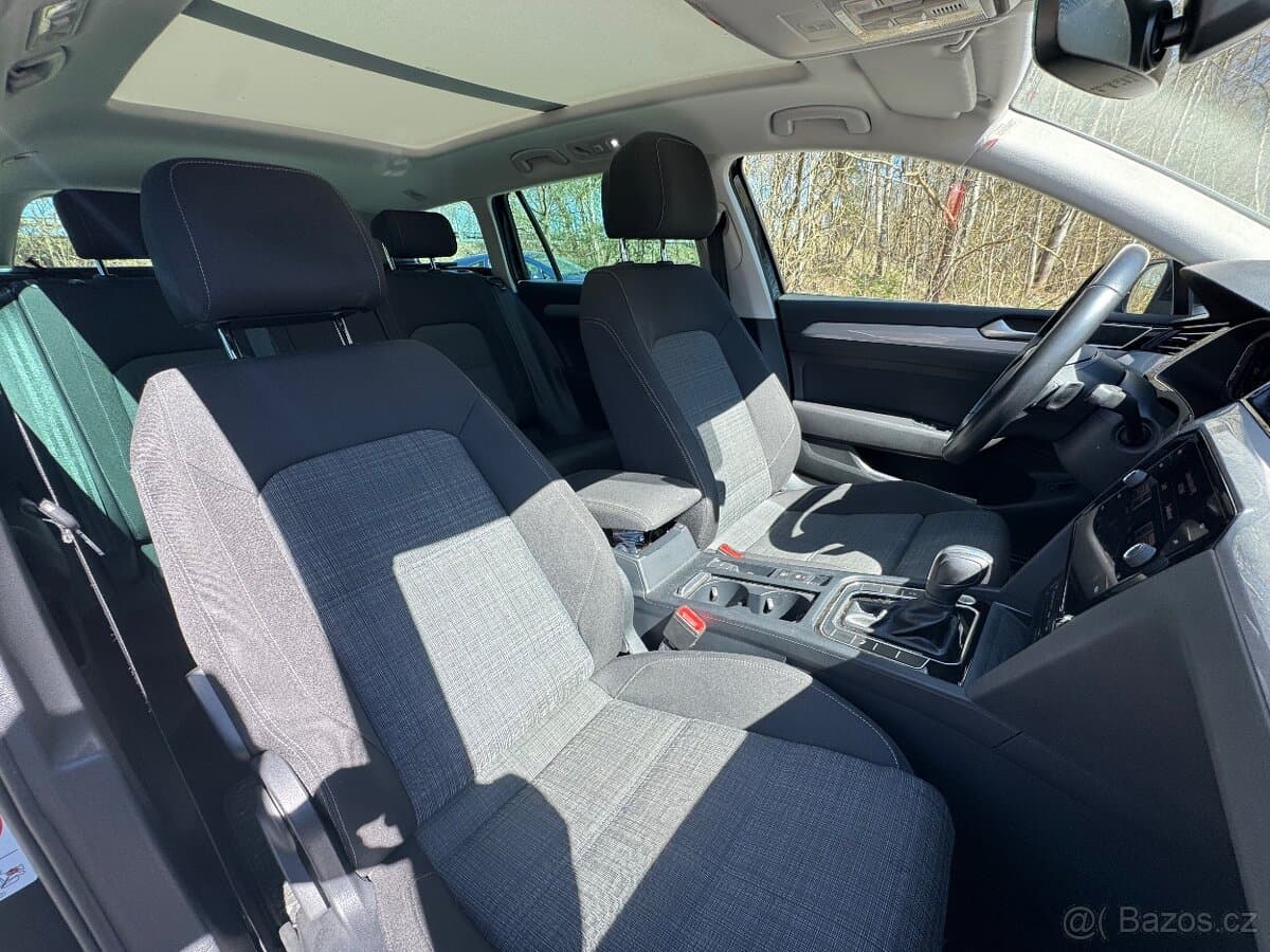 2022 Volkswagen PASSAT - 17