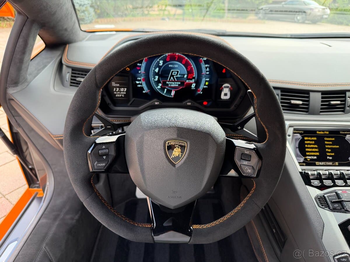 2018 Lamborghini AVENTADOR - 17