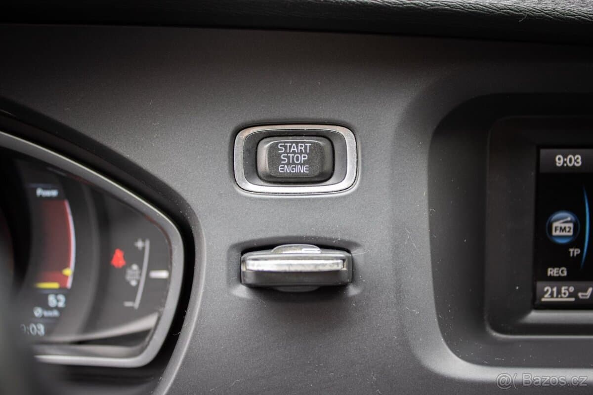 2015 Volvo V40 - 17