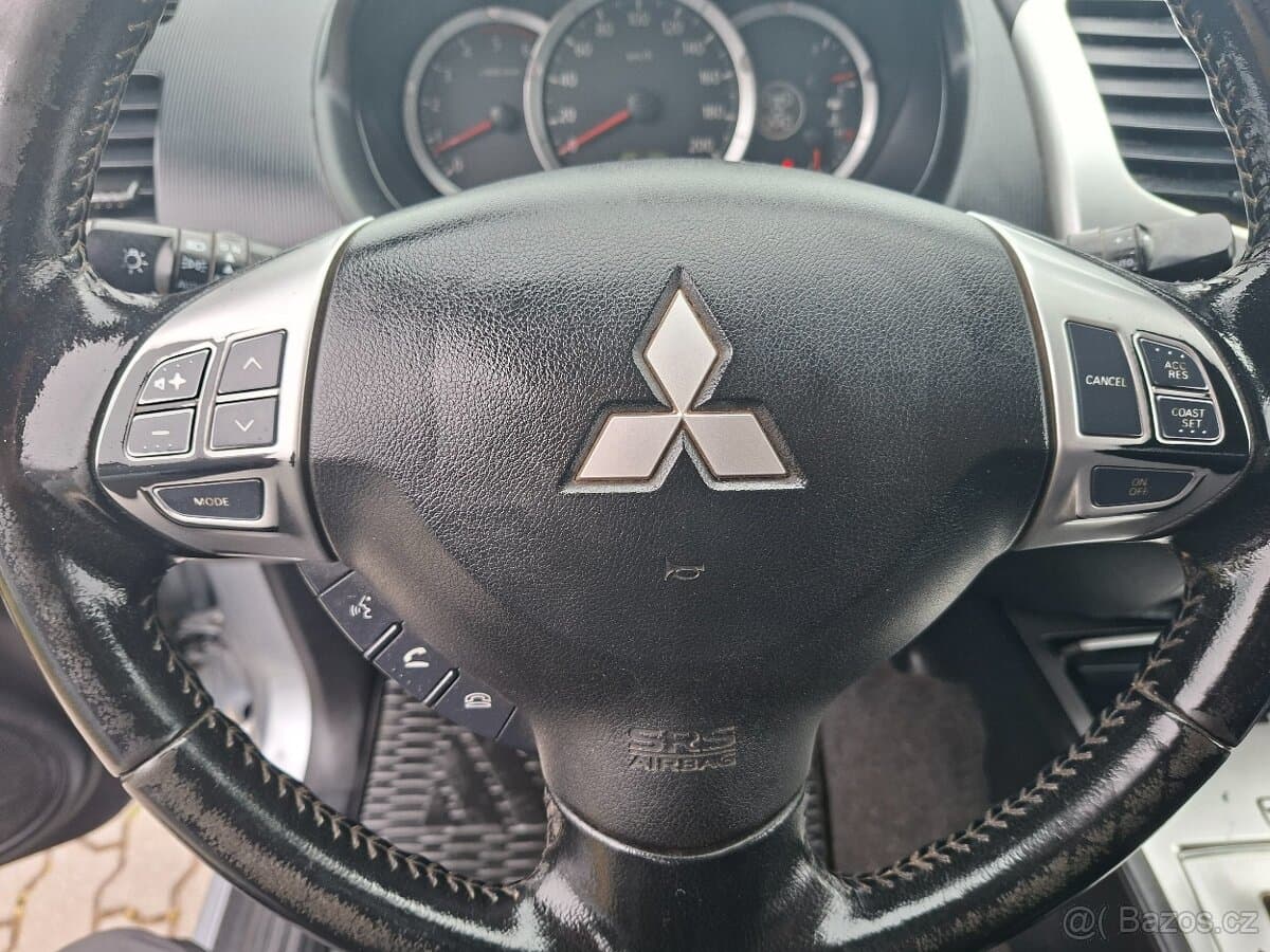 2015 Mitsubishi L200 - 17