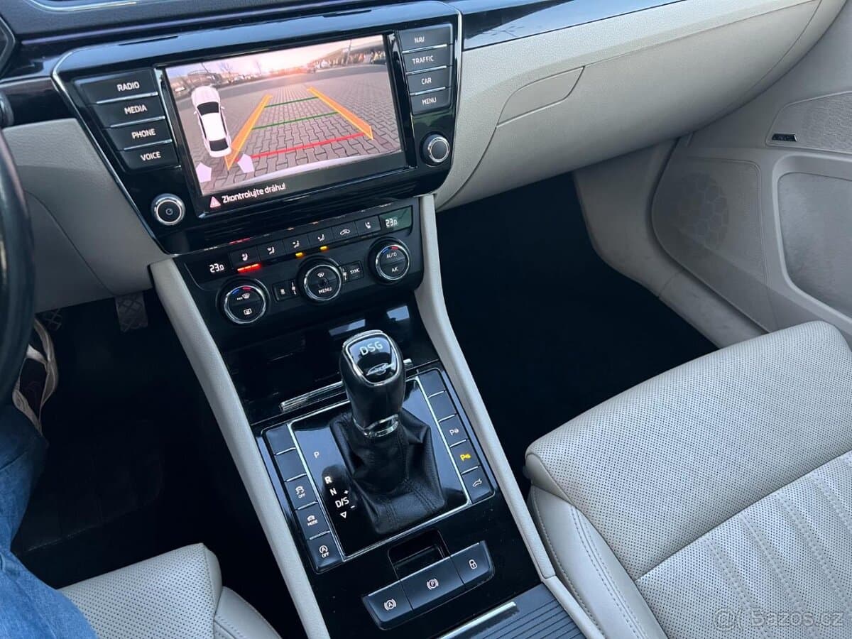 2015 Škoda SUPERB - 17