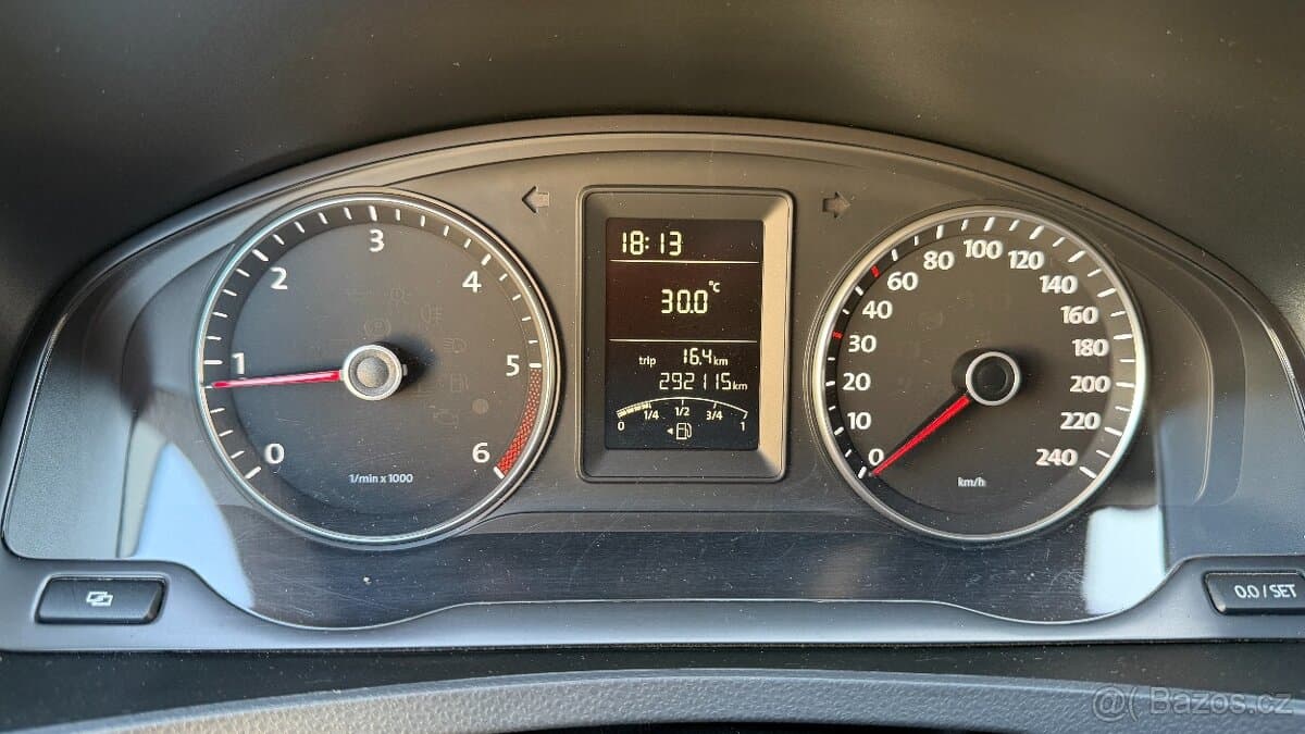 2012 Volkswagen MULTIVAN - 17