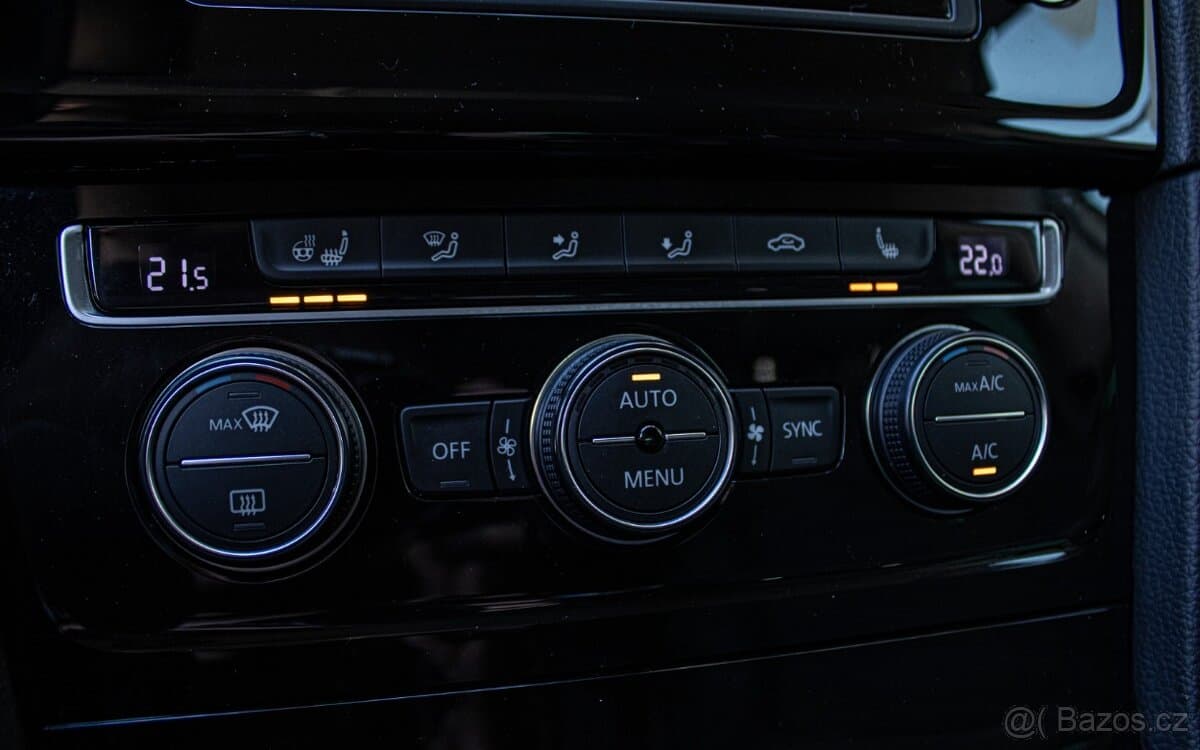2016 Volkswagen GOLF - 17
