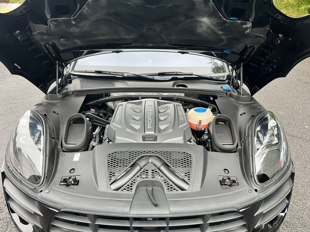 2017 Porsche MACAN - 17