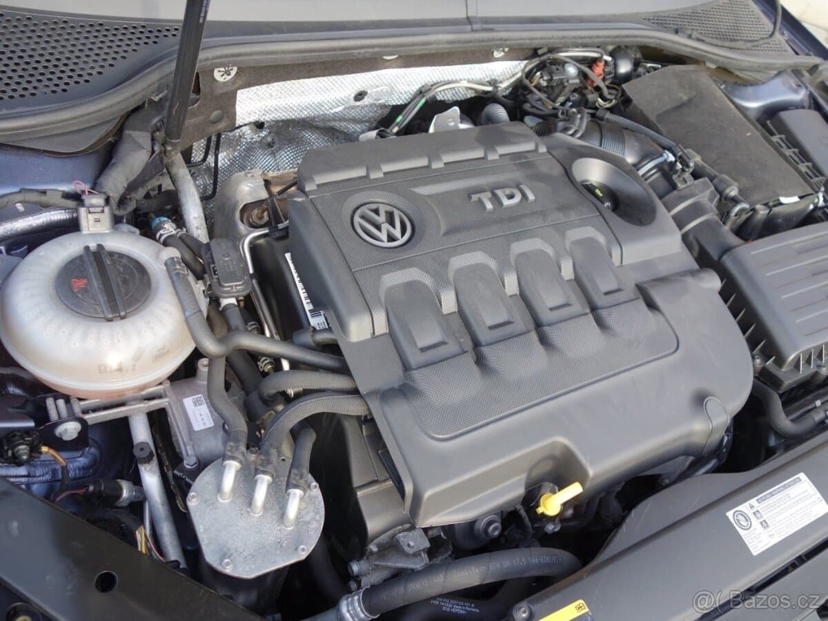 2015 Volkswagen PASSAT - 17