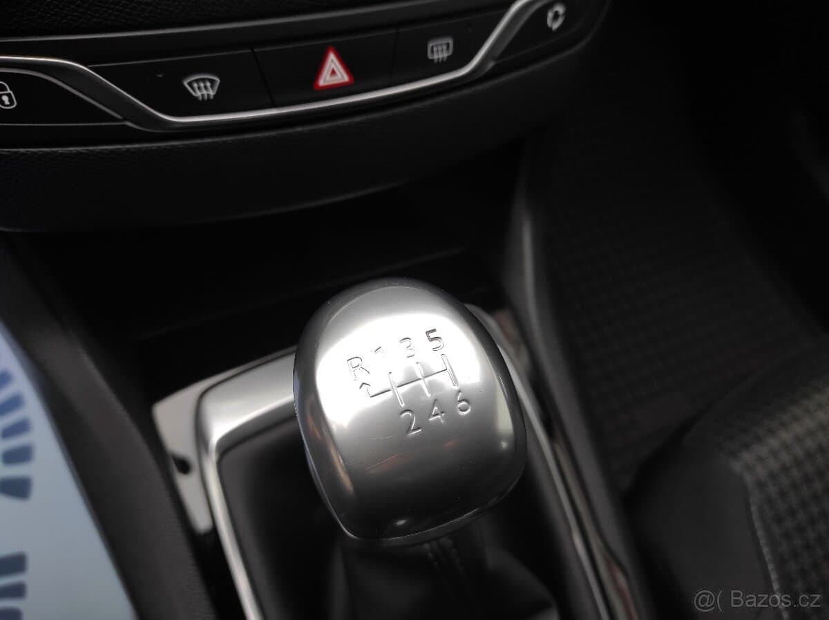 2019 Peugeot 308 - 17