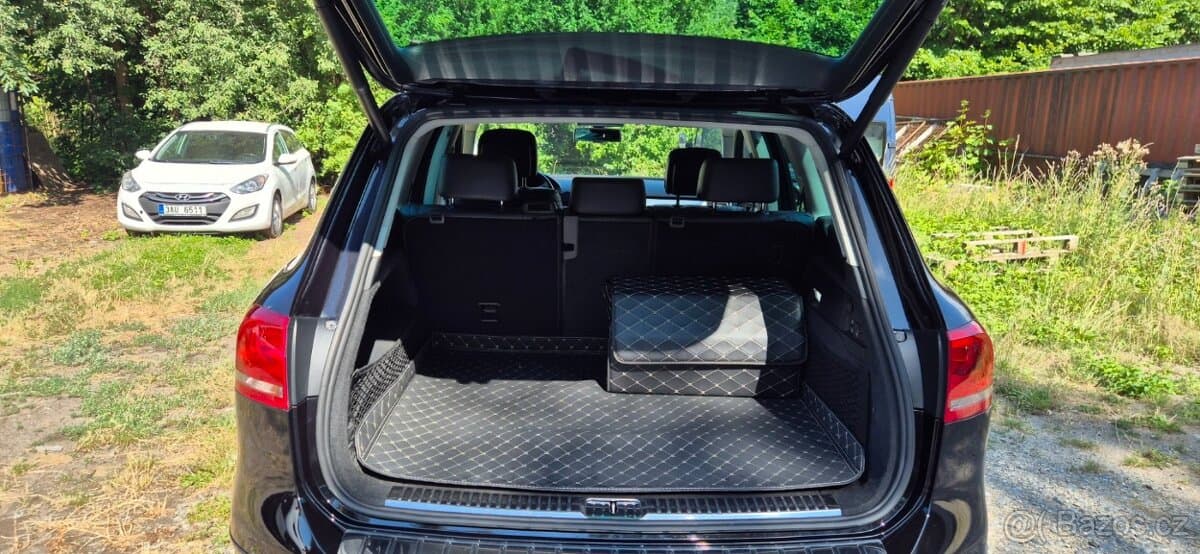 2011 Volkswagen TOUAREG - 17
