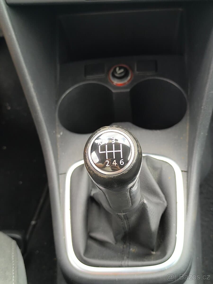 2011 Volkswagen POLO - 17
