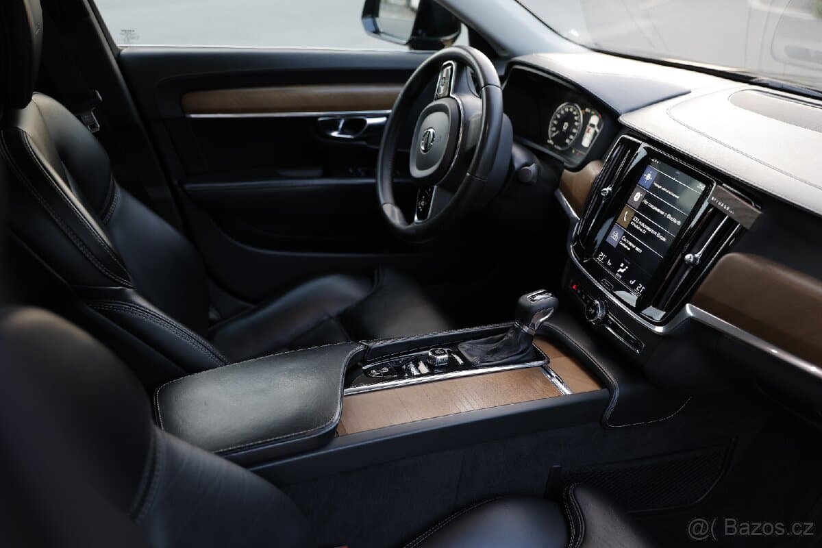 2019 Volvo S90 - 17