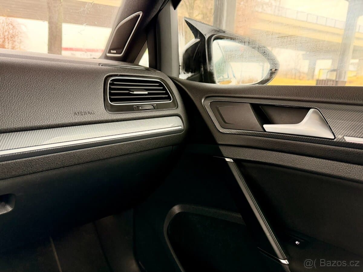 2017 Volkswagen GOLF - 17