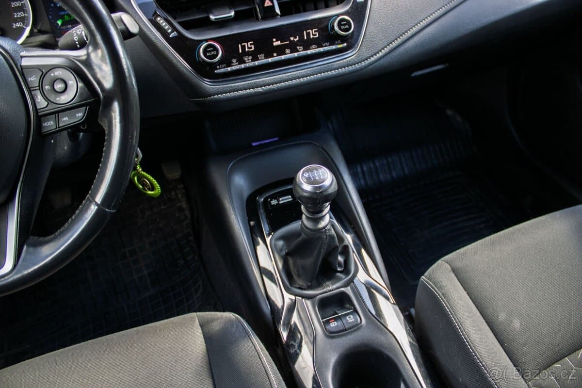 2019 Toyota COROLLA - 17