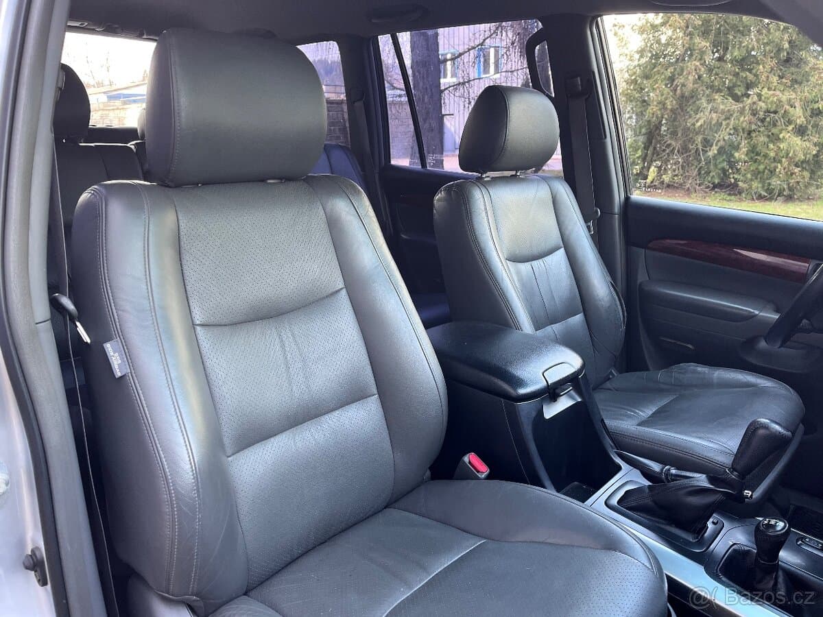2004 Toyota LAND CRUISER - 17