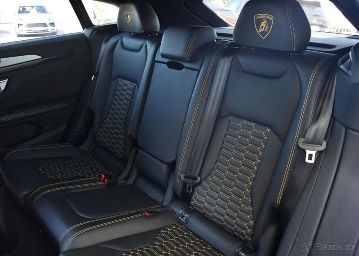 2022 Lamborghini URUS - 17