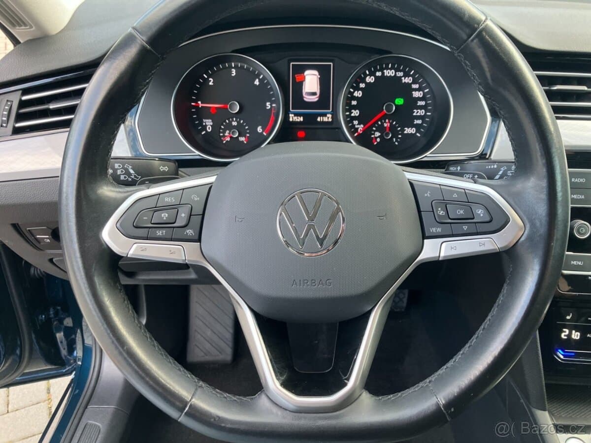 2023 Volkswagen PASSAT - 17