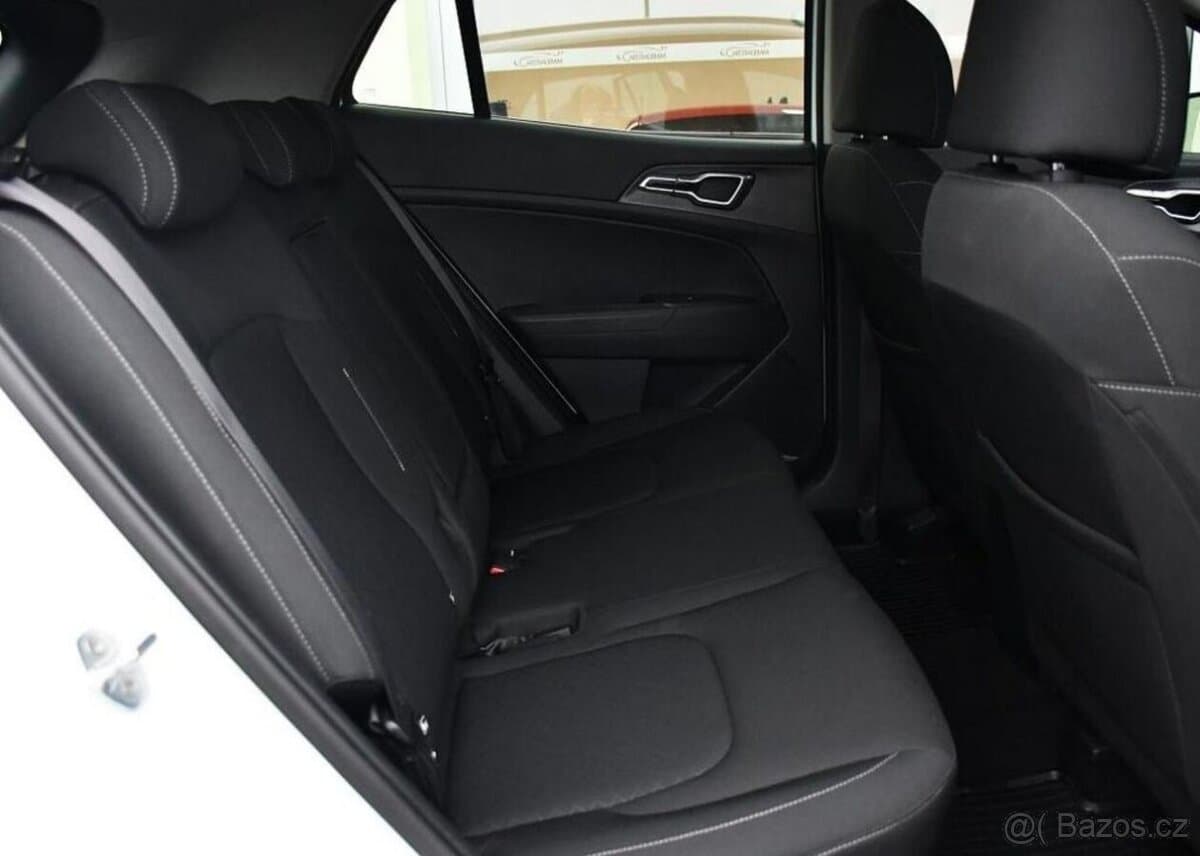 2022 Kia SPORTAGE - 17