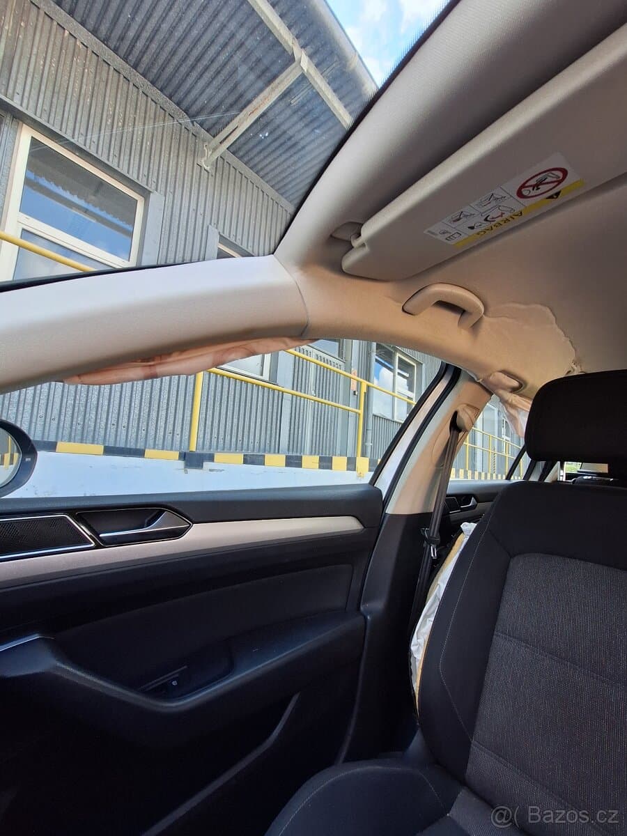 2015 Volkswagen PASSAT - 17