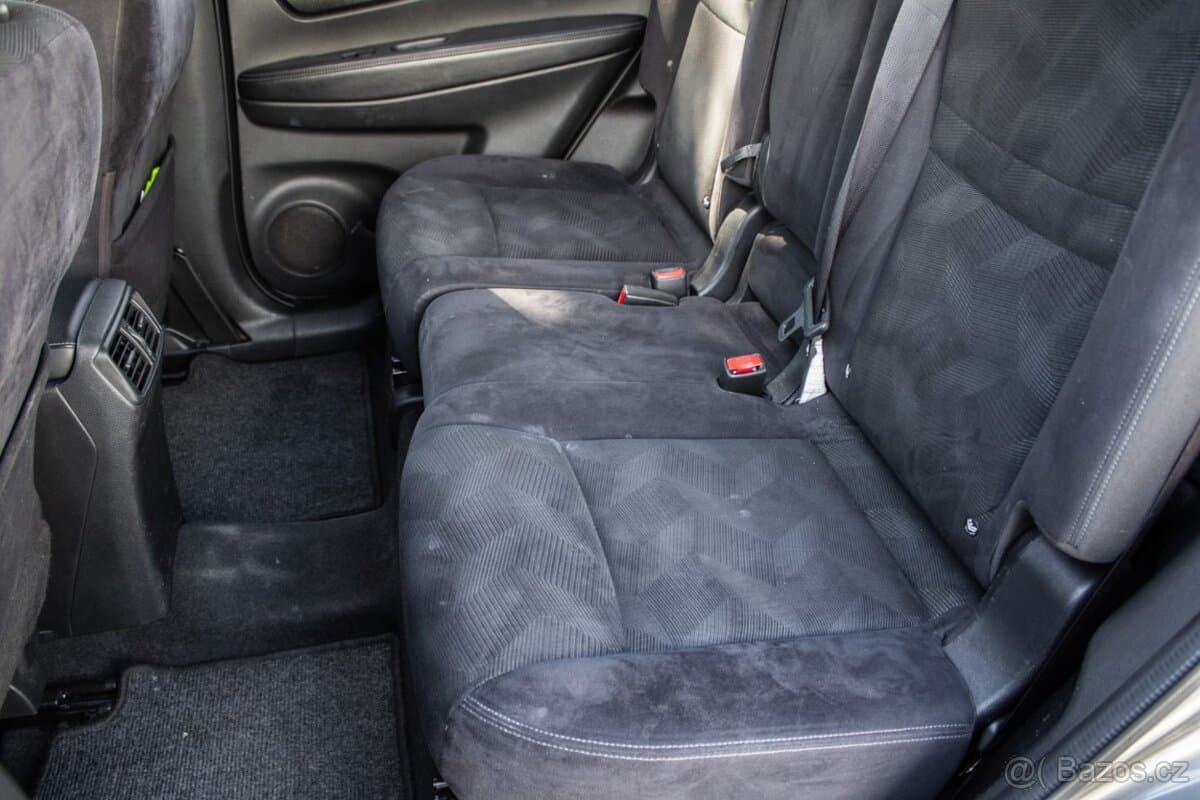 2015 Nissan X-TRAIL - 17