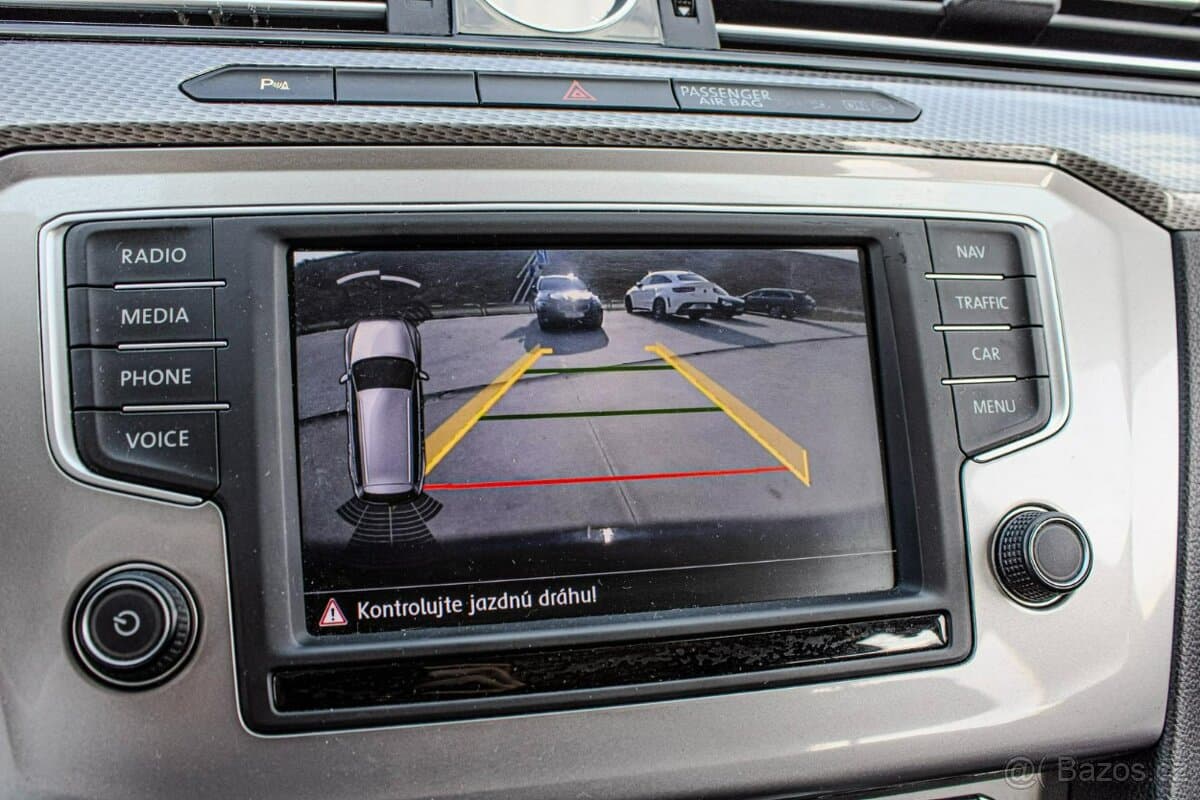 2017 Volkswagen PASSAT - 17