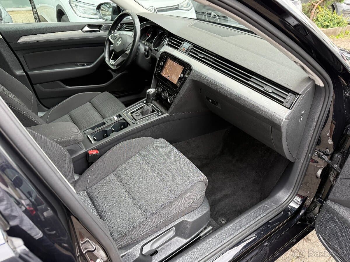 2020 Volkswagen PASSAT - 17