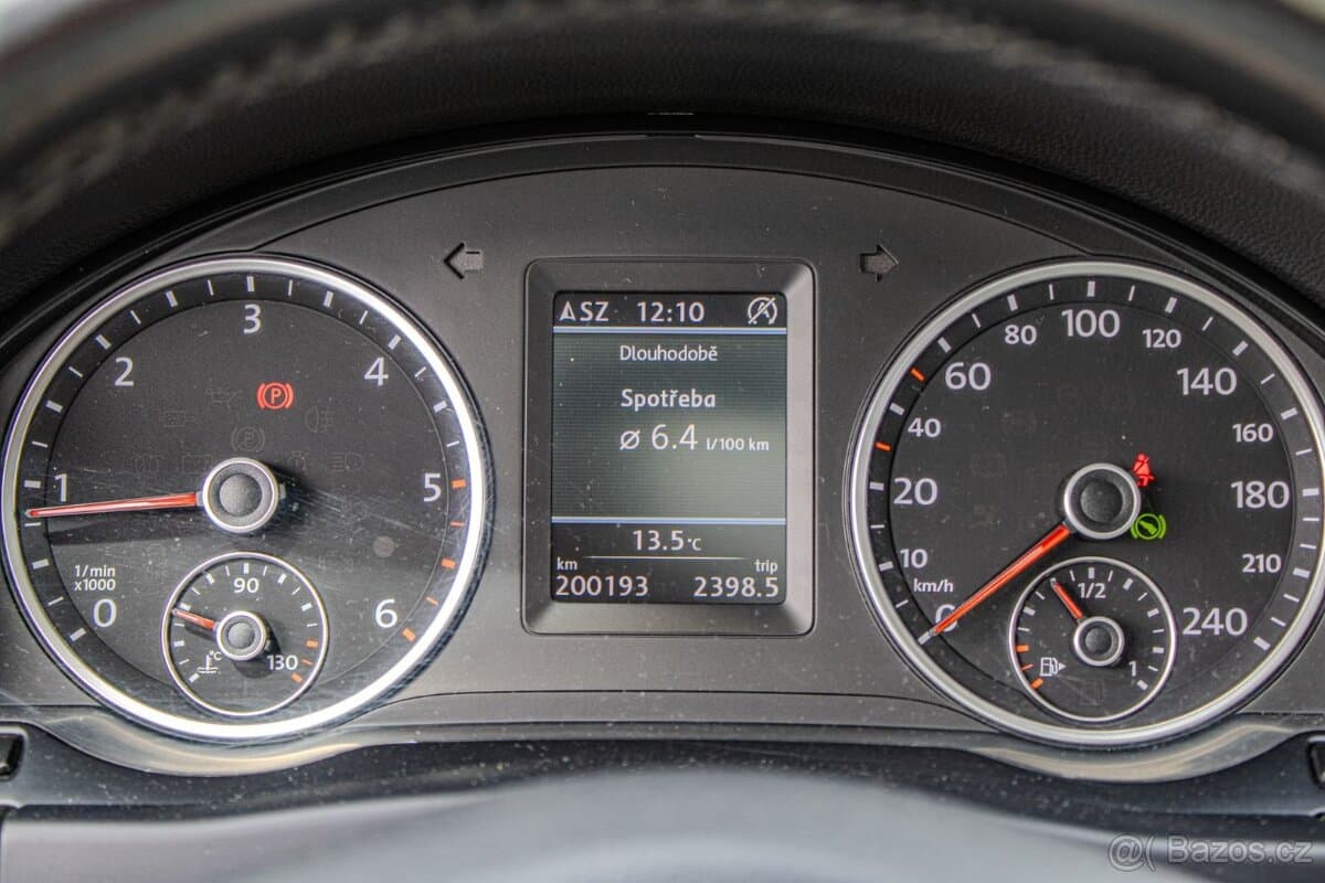 2012 Volkswagen TIGUAN - 17