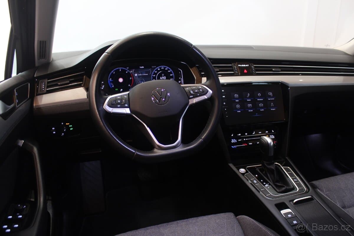 2023 Volkswagen PASSAT - 17