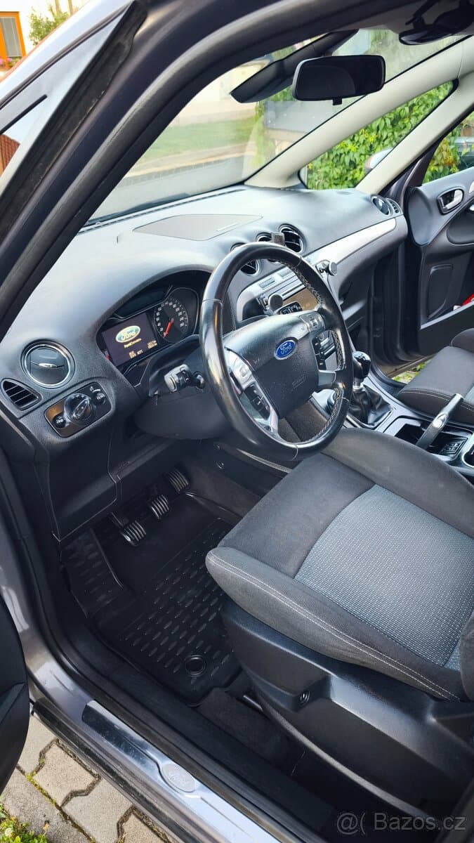 2014 Ford S-MAX - 17