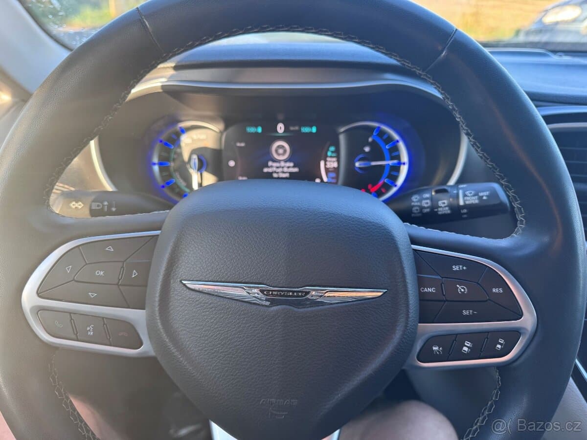 2023 Chrysler PACIFICA - 17