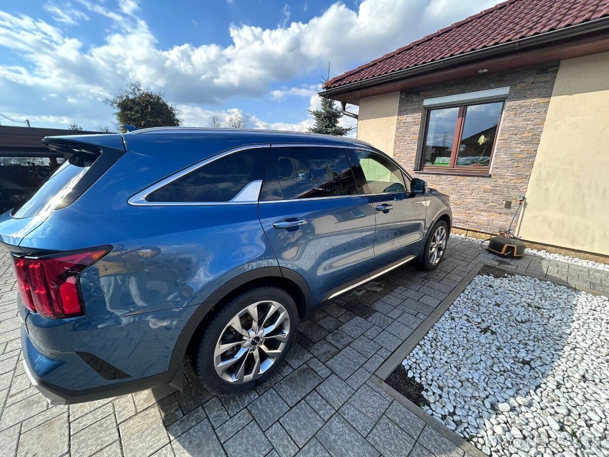 2022 Kia SORENTO - 17