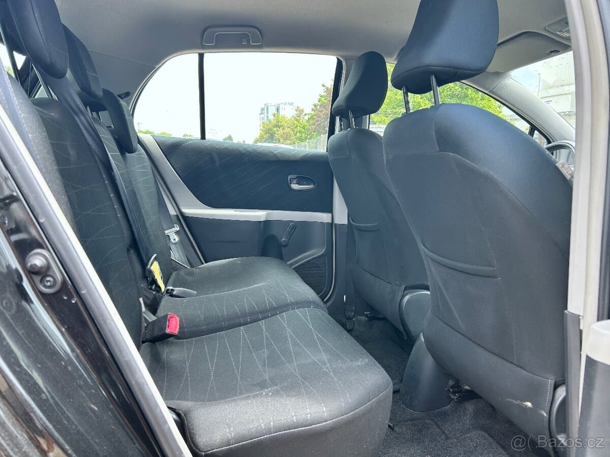 2009 Toyota YARIS - 17