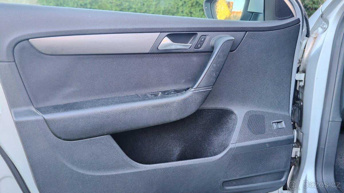 2011 Volkswagen PASSAT - 17
